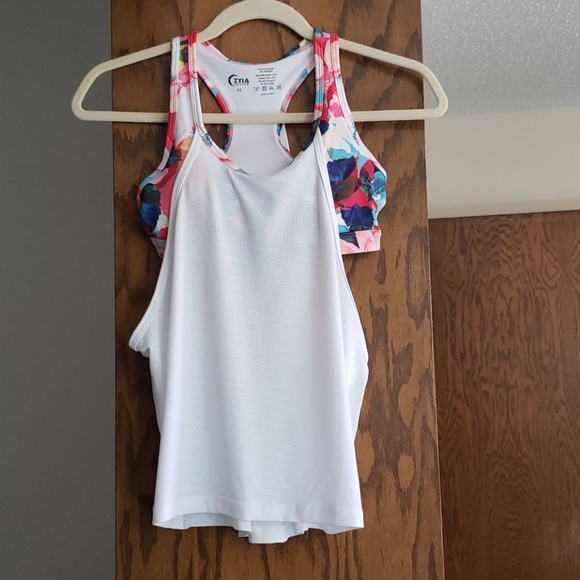 ZYIA Tops - Zyia Floral Light N Tight Tank
